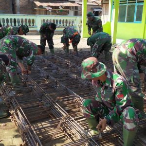 TNI Keroyok “Penulangan” Jalan TMMD