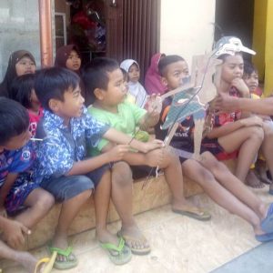 Kenalkan Budaya Wayang Kepada Anak-Anak Desa Sasaran TMMD