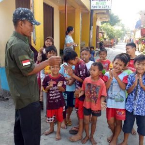 Jadi “Juru Dongeng” Dilakoni Satgas TMMD Ini