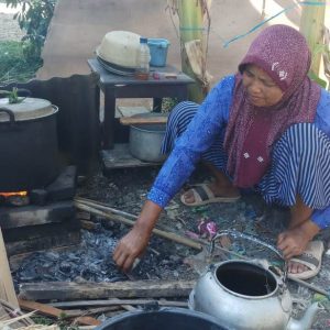 Bangga Bisa Sediakan Makan dan Minum Untuk Satgas TMMD