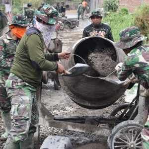 Tentara Jamin Kualitas Proyek di Lokasi TMMD