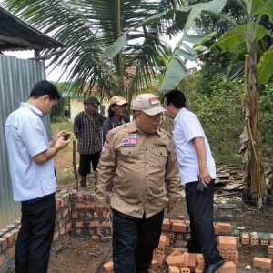 Terharu dapat Bedah Rumah, Samsuddin Ucap Terimakasih pada Dodi dan Pemkab Muba