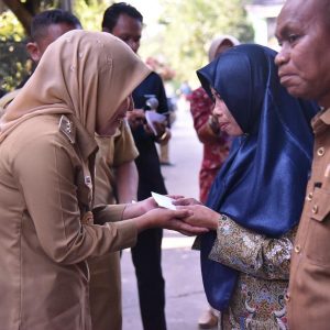 Fitri Himbau Masyarakat Untuk Ikut Awasi Program Pemerintah