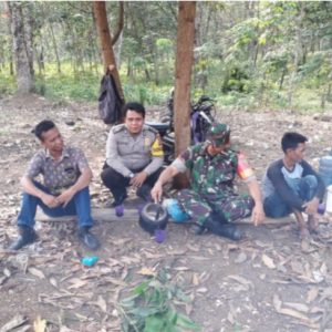 Antisipasi Karhutla, Polsek Tanjung Agung Masuk Semak Belukar