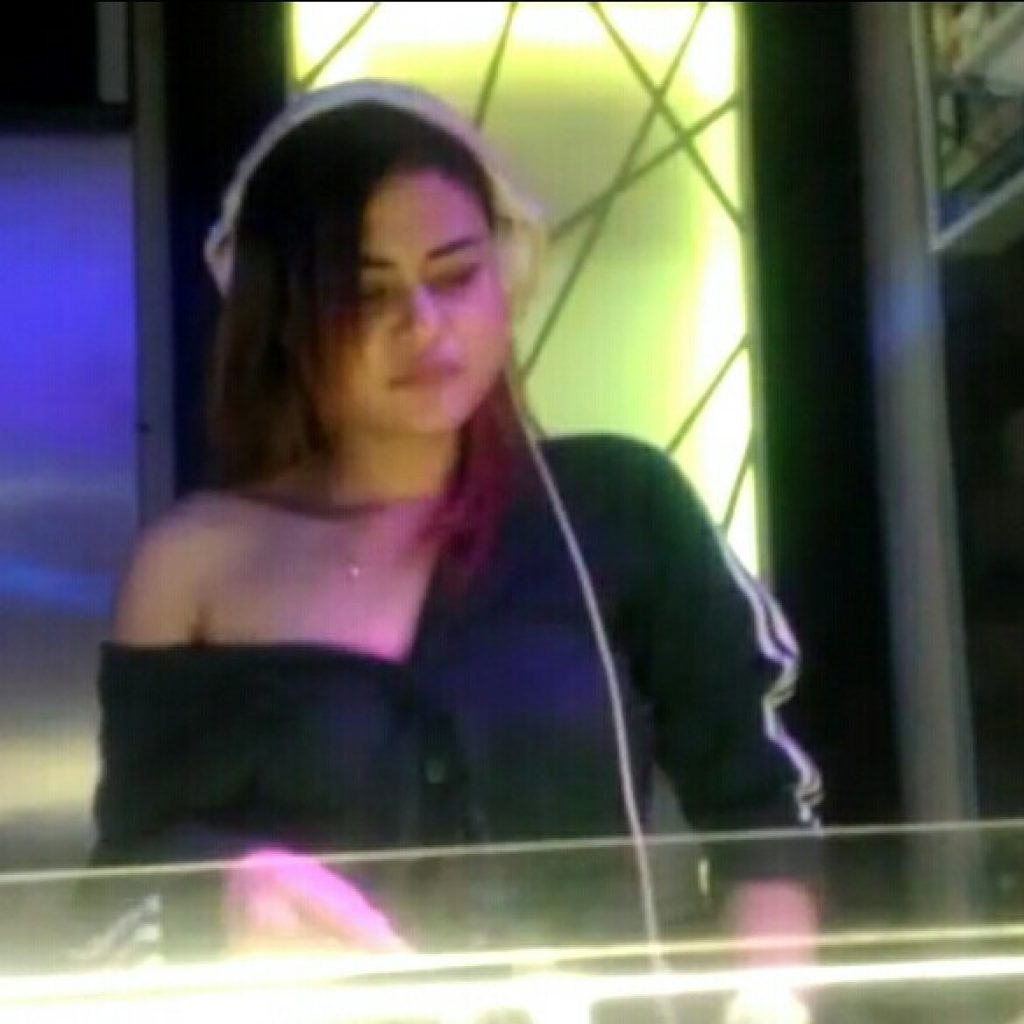 DJ Indry Terpesona Dengan Keindahan Kota Yang Dikunjunginya