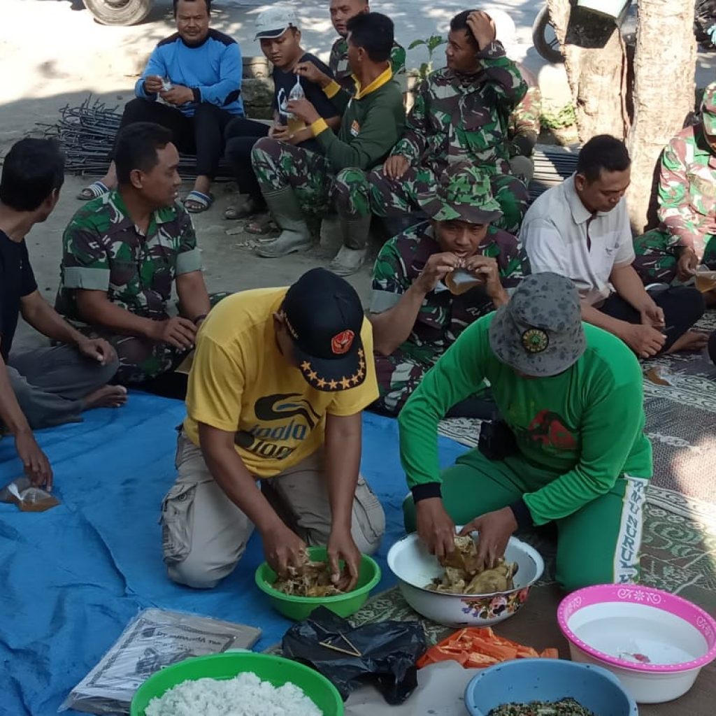 Demi Sukses TMMD, Ketua RW Rela Jadi “Distributor” Snack
