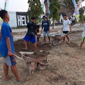 Karangtaruna Juga Aktif Bantu Satgas TMMD