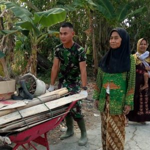 Bantuan Spontanitas Selalu Diberikan Para Satgas TMMD