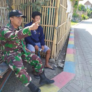 ANGGOTA SATGAS SEMPATKAN WAKTU UNTUK ANJANG SANA SEBELUM BEKERJA