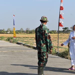 Jalan Dibangun Tentara, Warga Akan Mudah Pasarkan Hasil Pertanian