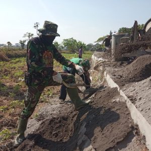 Stok ketersedian material untuk pembangunan jalan Dukuh Duduk, Cukup