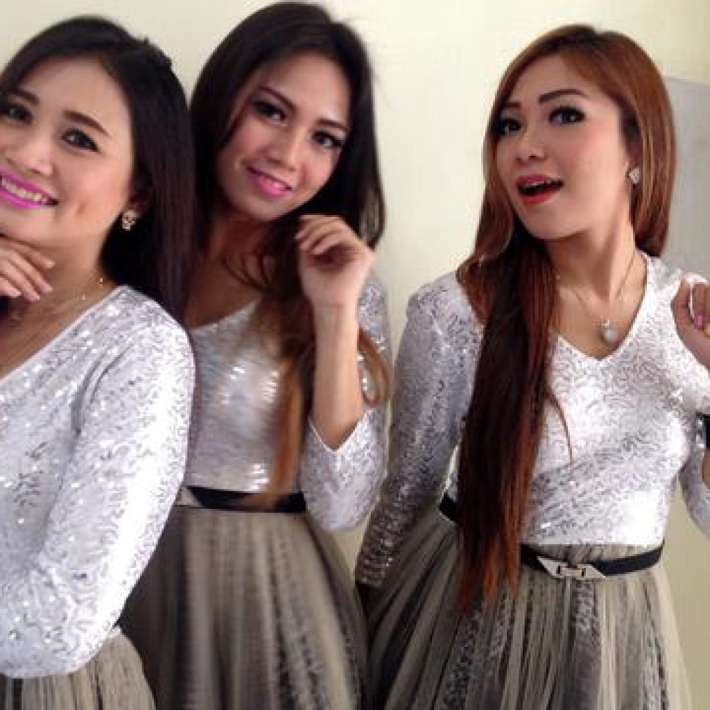 Goyang Trio Macan Mengaum Malam Ini Di GOR Muara Enim