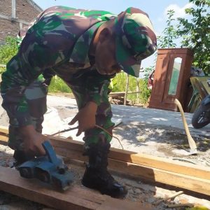 Puluhan Rangka Rumah Telah Diselesaikan TNI Satgas TMMD Ini