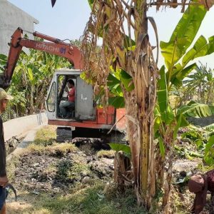 TNI Kodim Demak Juga Benahi Saluran Irigasi di Desa TMMD