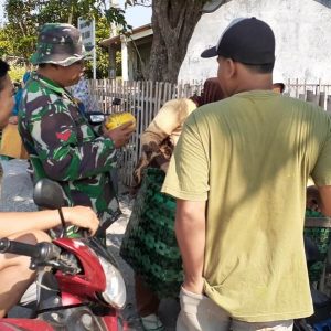 Penjual Blewah Juga Meraup Rejeki di TMMD Kalikodang