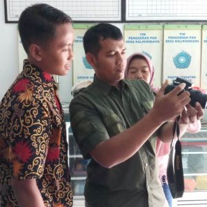 Satgas TMMD Beri Kursus Fotografi Kepada Warga