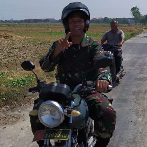 Sebelum Diresmikan, Danramil Ini Coba Kemulusan Jalan TMMD