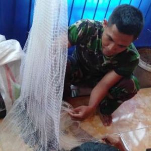Ingin Dekat Dengan Warga, TNI Satgas TMMD Ini Bantu Benahi Jala