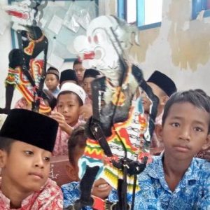 Disosialisasi TNI, Anak-Anak Mulai Gemari Wayang Kulit