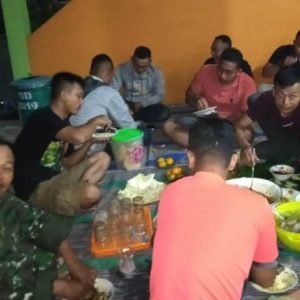 Makan Bersama TNI Yang Tidak Terlupakan Sepanjang Masa