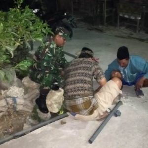 Bantu Benahi Pipa PDAM Juga Dilakukan Satgas TMMD