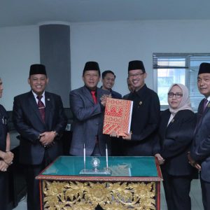 Walikota Tanggapi Usalan DPRD Kota Palembang Tentang Raperda Pendidikan Alquran