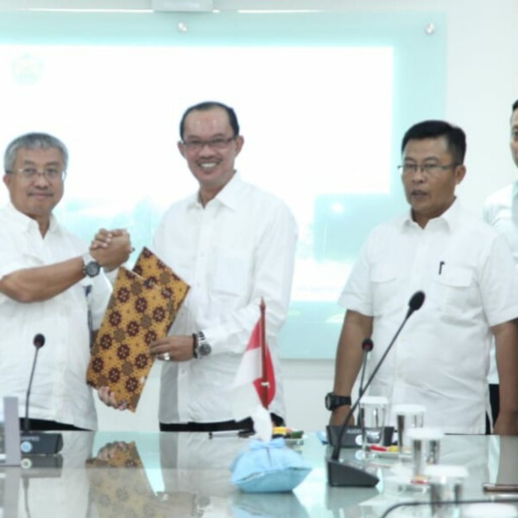 PLTS Sukawinatan Adakan MoU Antara Ditjen EBTKE DenganPemkot Palembang dan PT NW Resources