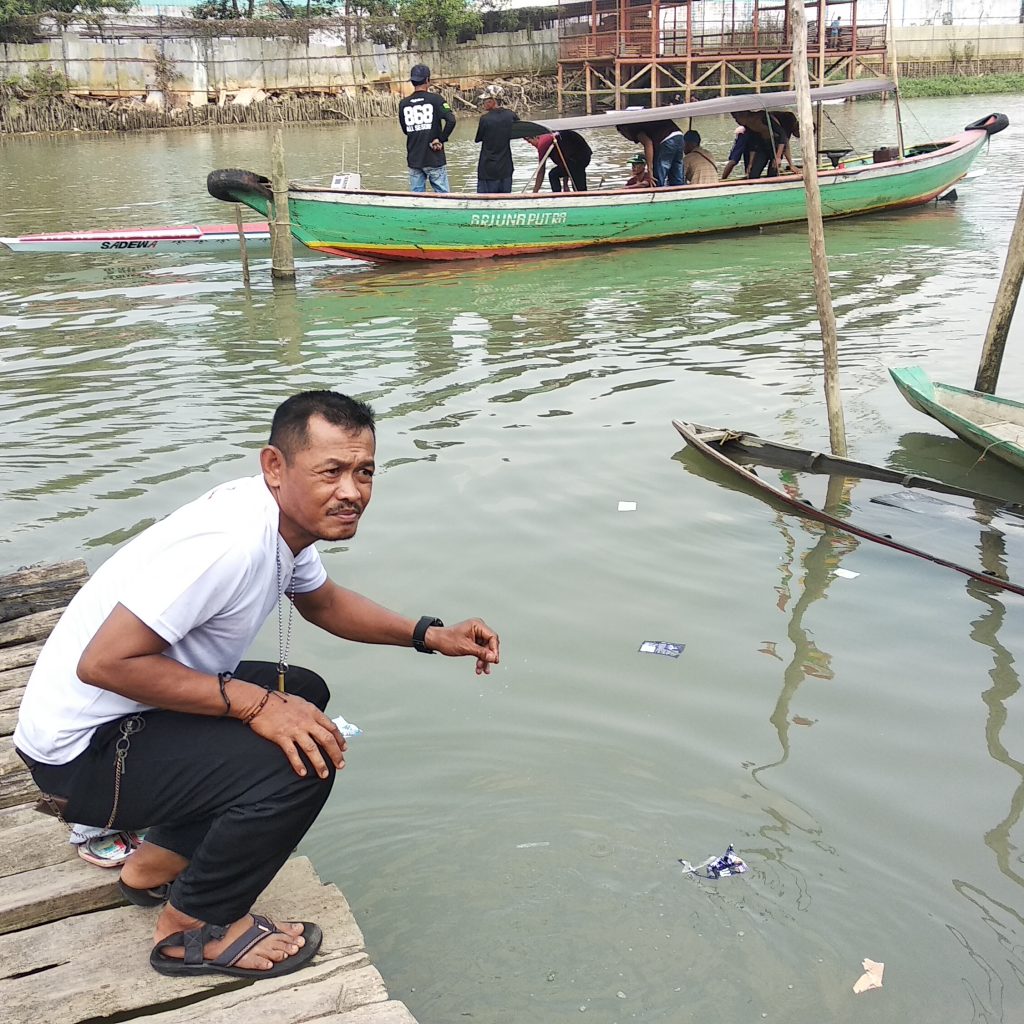 Kesulitan Air Saat Kemarau, Warga Sumsel Terpaksa Gunakan Air Sungai Yang Keruh