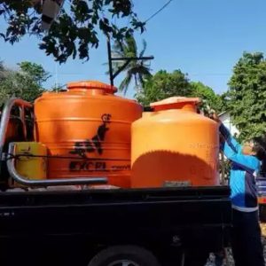 Kemarau, Penjual Air Bersih Keciprat Untung Berlimpah