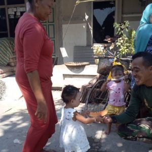 Terus Didekati, Balita di Desa TMMD Tak Takut Lagi Dengan Tentara