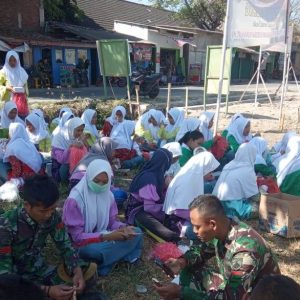 Pada Berbagai Kesempatan Satgas TMMD Selalu Komsos Dengan Warga