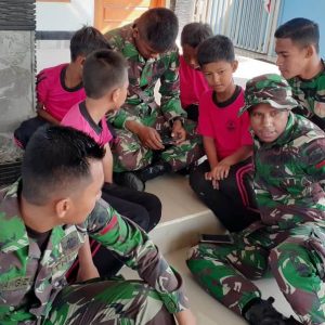 Jelang Purnanya TMMD Kalikondang, Anak-Anak Semakin Lengket Dengan Satgas