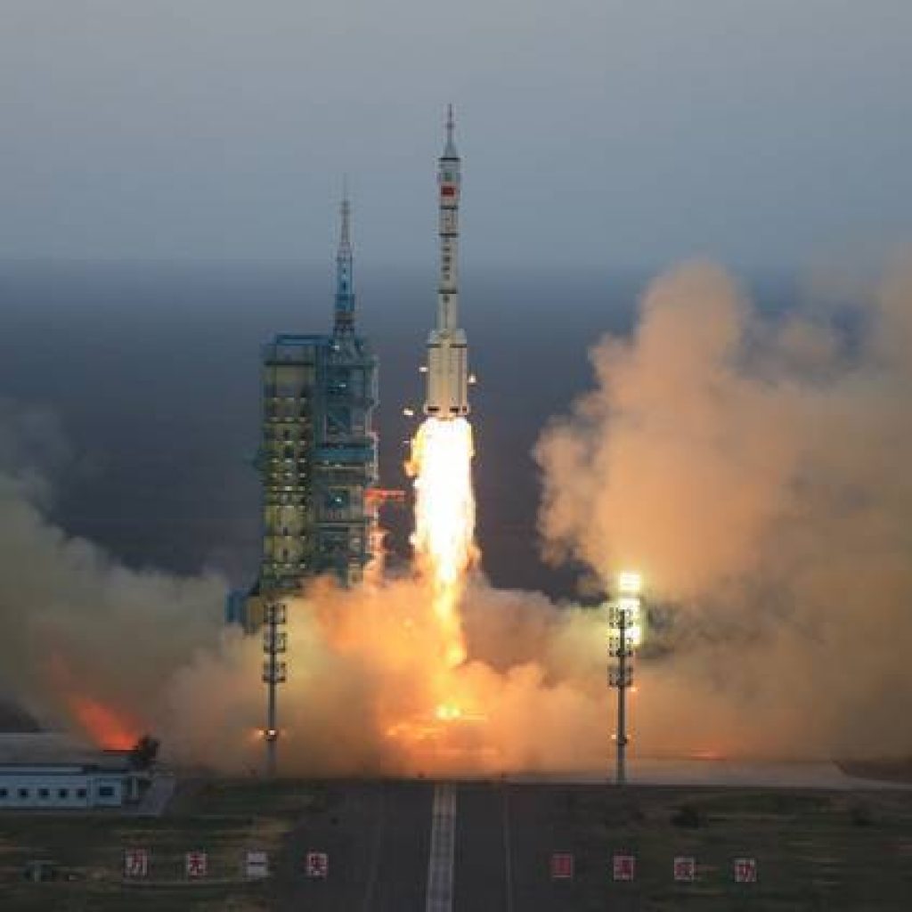 China Bersiap Luncurkan Roket Pembawa Satelit Komersial