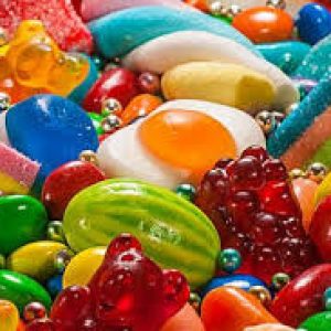 Dampak Berbahaya Hobi Makan Permen