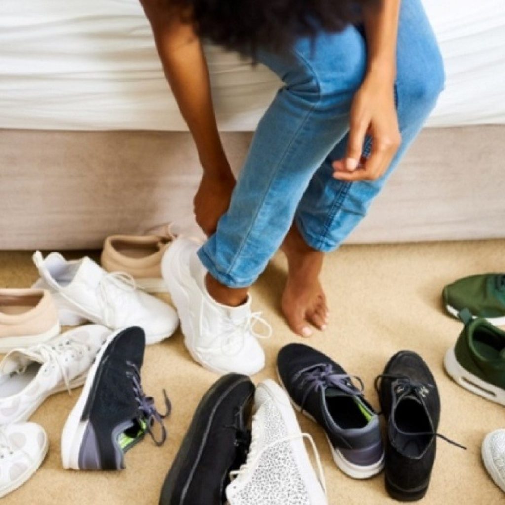 Cara Mencuci Sneaker Berdasarkan Bahan