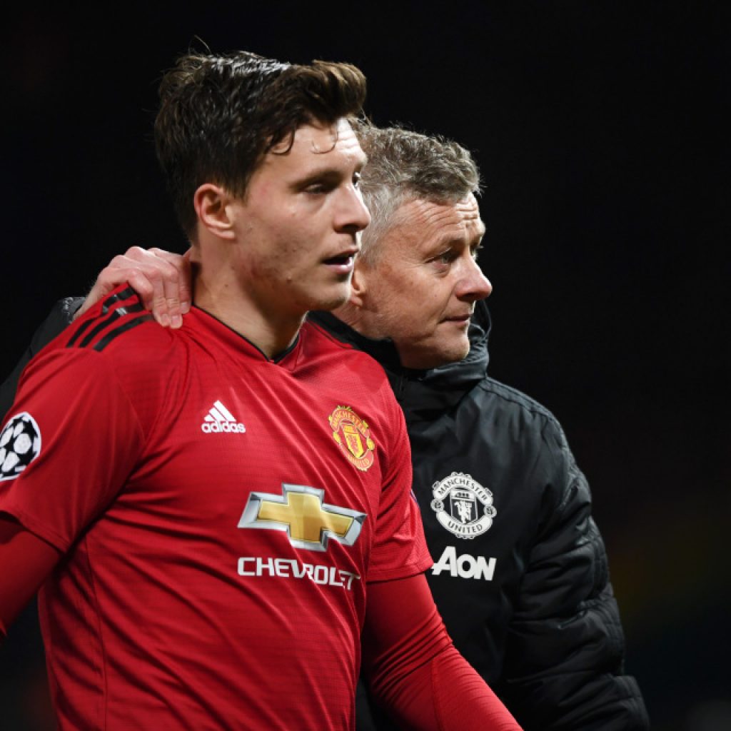 Bertahan, Victor Lindelof Dapat Gaji Fantastis di MU
