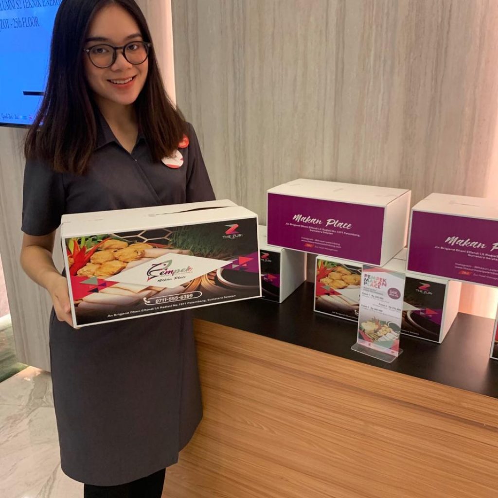 Menginap di Zuri Hotel Bisa langsung Belanja Oleh Oleh