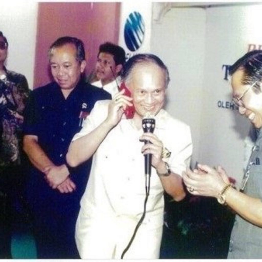 BJ Habibie Sosok Penting Dalam Berdirinya Telkomsel