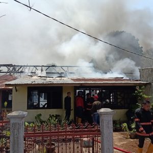 Si Jago Merah Hanguskan 9 Rumah Aspol di Plaju 
