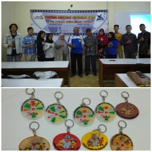 Tingkatkan Kesejahteraan Masyarakat, Universitas Bina Darma Gelar Pelatihan Kerajinan Latex