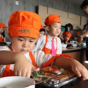 The 1O1 Gelar Cooking Class Box Bento Karakter