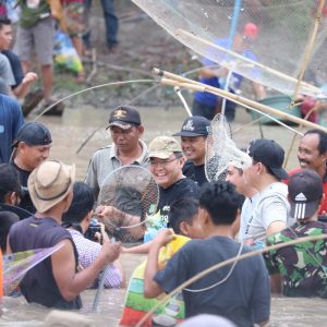 Tradisi Bekarang Muba Andil Jaga Ekosistem Sungai