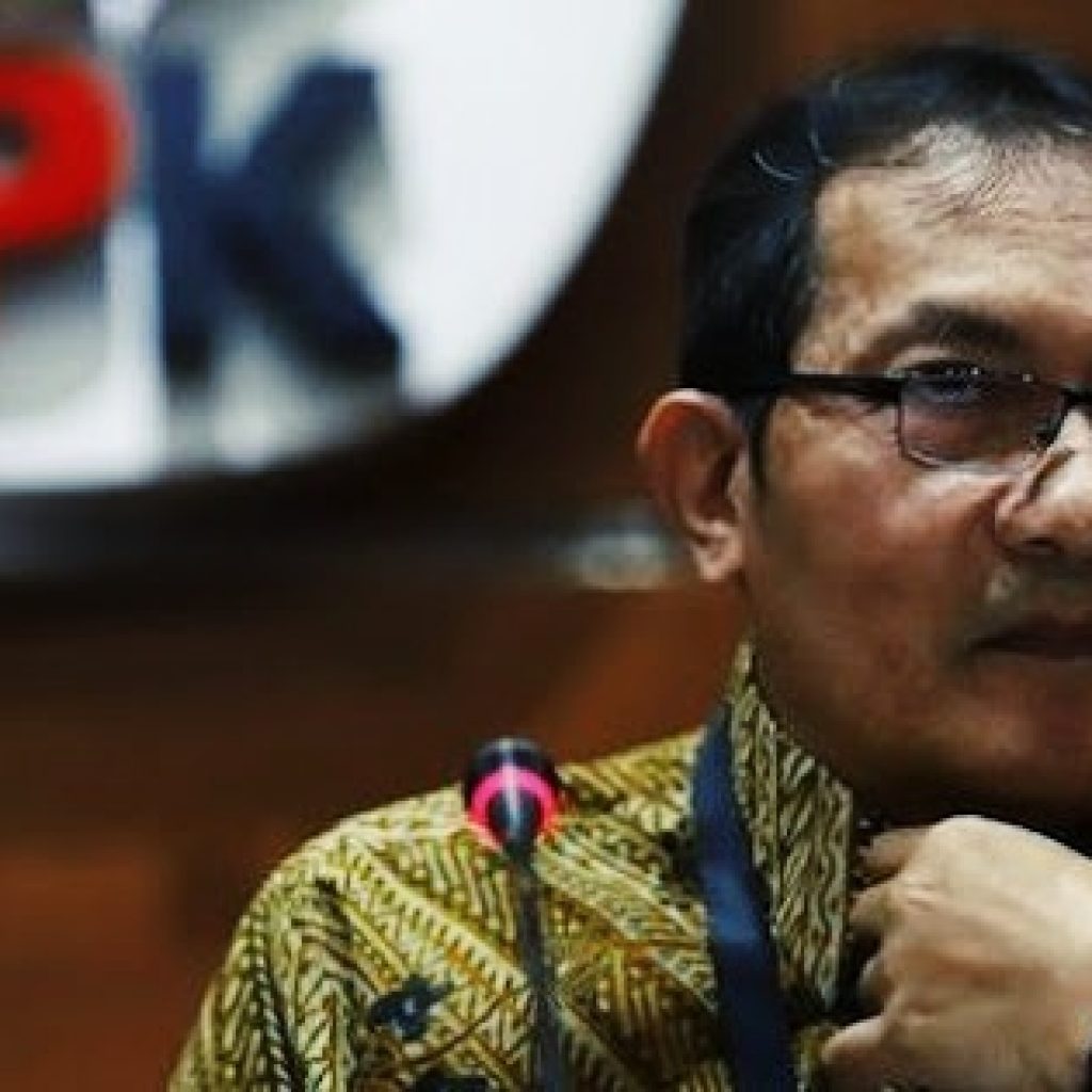 Saut Situmorang Mundur Dari Pimpinan KPK