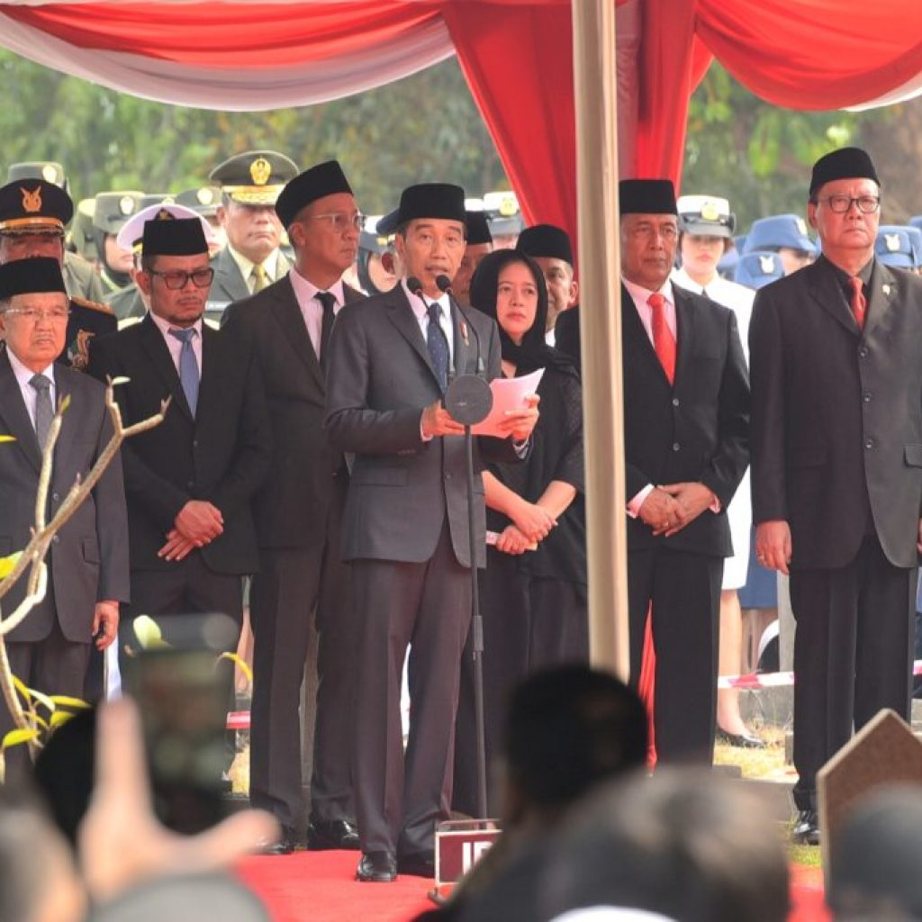 Pimpin Upacara Pemakaman, Presiden Jokowi: Habibie Adalah Suri Tauladan Seluruh Anak Bangsa