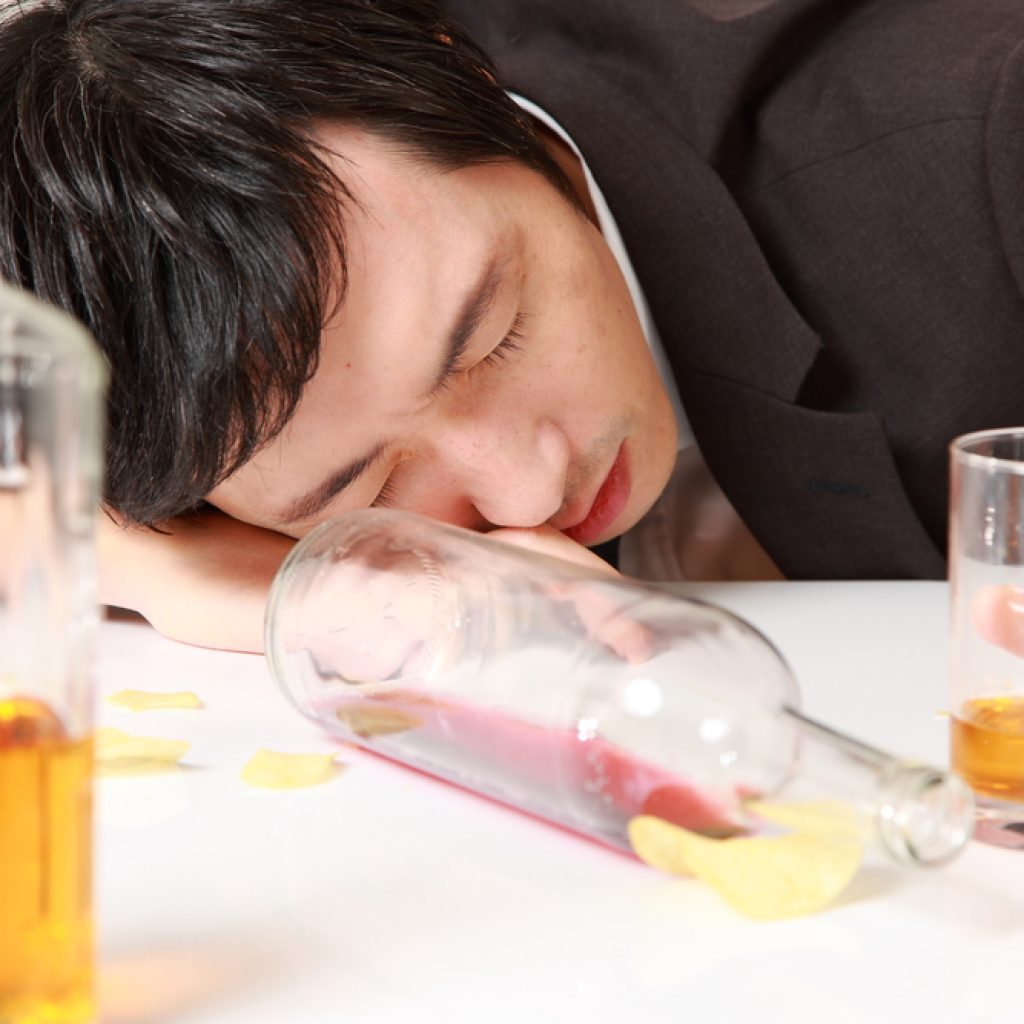 Kenapa Ada Orang yang Hilang Ingatan Setelah Mabuk Alkohol?