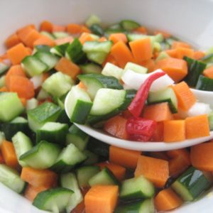 Benarkah Makan Acar Bisa Bikin Tekanan Darah Naik?