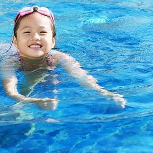 Cara Mudah Belajar Berenang untuk Anda yang Masih Pemula