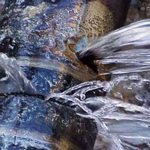 Diduga Akibat Proyek Pekerjaan Siring, Pipa PDAM Di Jalan Bambang Utoyo Putus