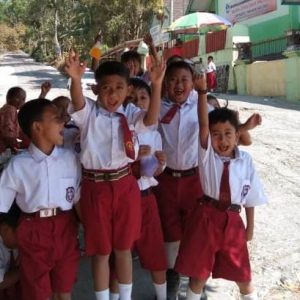 Antusias Anak-Anak SD Menyambut Pelaksanaan TMMD