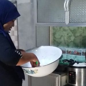 Sukseskan TMMD, Ibu-Ibu Gelar Masak Bersama